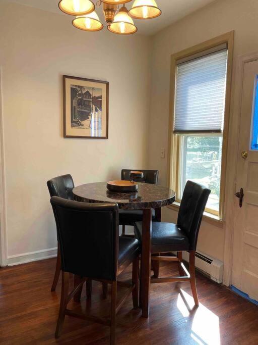 Historic Downtown Flat * Owatonna